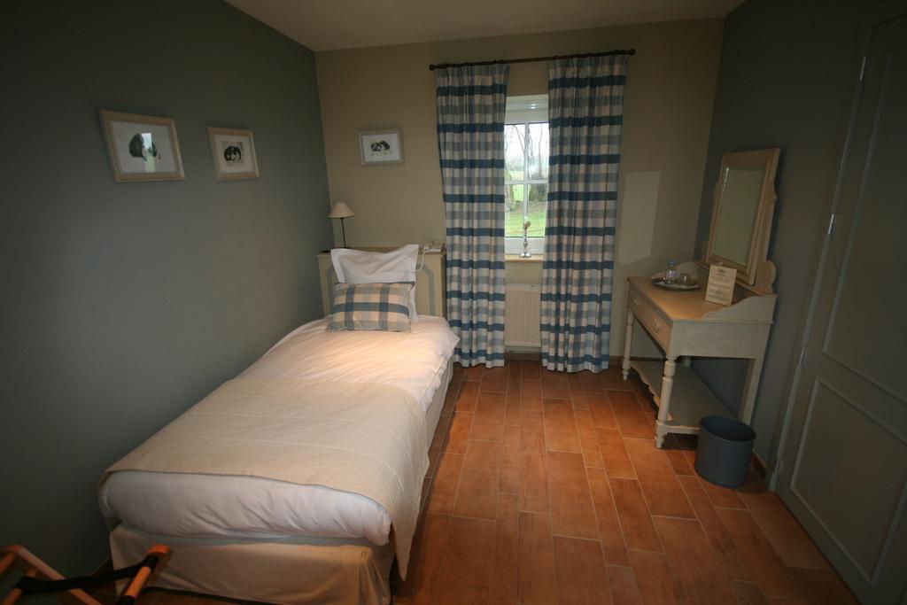 Hostellerie Au Coeur Du Spinois 레베크로그농 객실 사진